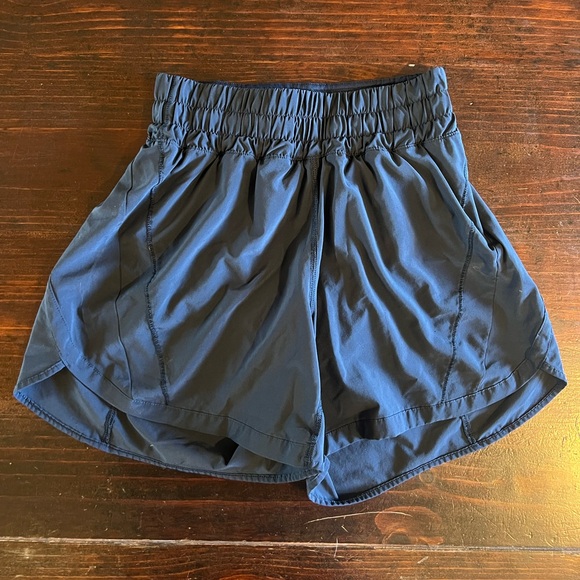 Lululemon Track that high rise shorts size 4 
5” length - Picture 3 of 5